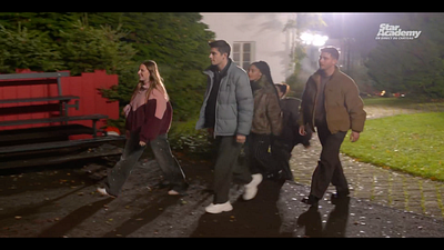 image de la news "On est là pour vous aider" : Héléna, Lénie, Julien, Axel et Candice débarquent à la Star Academy !