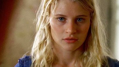 image de la news C'était l'un des visages marquants du petit écran... Qu'est devenue Emilie de Ravin, qui jouait Belle dans Once Upon A Time et Claire dans Lost ?