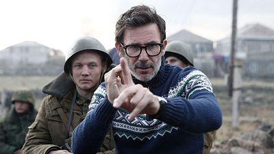 image de la news "Son destin a basculé en deux heures" : le réalisateur de The Artist revient sur le douloureux échec de ce film sorti en 2014