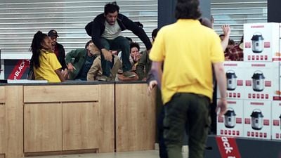 image de la news Une année difficile sur TF1 : comment a été tournée l'impressionnante scène d'ouverture du film ?