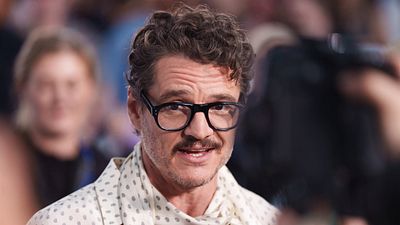image de la news Pedro Pascal a fait ses débuts dans cette série culte des années 90, mais personne ne se souvient de lui et on comprend pourquoi !