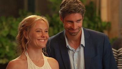 image de la news L'Or Bleu sur France 2 : "Ce sont de très bons partenaires de jeu...", Barbara Probst revient sur ses scènes d'intimité avec Tom Leeb et Samir Boitard