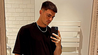 image de la news Love Island : Qui est Simon, le nouveau candidat qui sème déjà la pagaille dans les couples ?