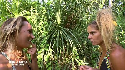 image de la news Koh-Lanta : que ferait la production si un candidat volait le collier d'immunité d'un autre ?