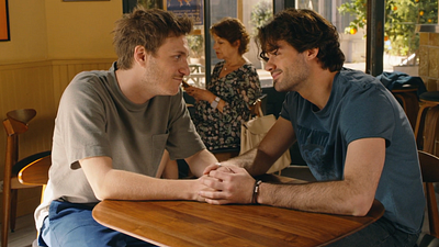 image de la news Tout pour la lumière : "Ça va tanguer entre Julian et Hadrien" ... Alex Doux se confie sur l'avenir du couple phare de la série