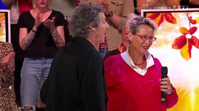 image de la news Une spectatrice fait des avances à Jean-Luc Reichmann dans les 12 Coups de midi, l'animateur amusé