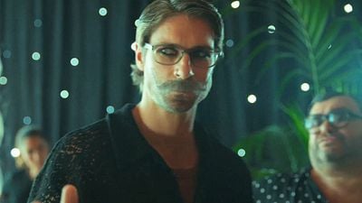 image de la news Cat’s Eyes : "On pense que c’est drôle, mais pas du tout !", cette moustache à 300 euros a donné des sueurs froides à Tom Leeb et aux équipes de production sur le tournage !