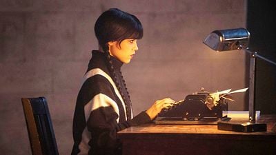 image de la news 252 millions de vues sur Netflix : on a des nouvelles de la saison 3 de Mercredi, très attendue par les fans de Tim Burton !