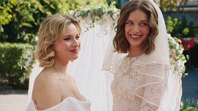 image de la news Ici tout commence : Carla et Bérénice se marient enfin, voici les premières images de la cérémonie !