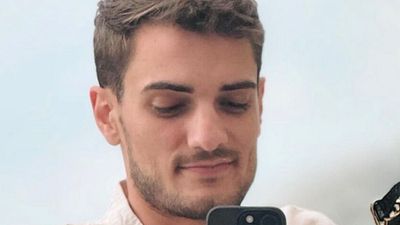 image de la news Noël en amoureux pour Loïc de Mariés au premier regard… sous fond d’atelier !