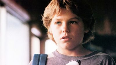 image de la news Il y a 31 ans, tous les enfants des années 90 ont rêvé devant ce film ! Derrière la belle histoire, la star du long-métrage a connu une sombre destinée