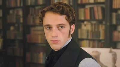image de la news Netflix : après Les Misérables, cette autre adaptation de Victor Hugo dévoile enfin sa bande-annonce !