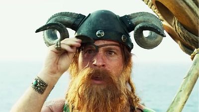 image de la news Astérix et Obélix L'Empire du Milieu sur Netflix : rares sont les spectateurs qui ont reconnu cet acteur dans le rôle du pirate Barbe-Rouge ?