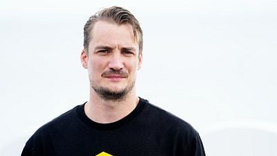 image de la news "C'est un mec qui..." : pour Pierre Lottin, être un bon acteur, c'est ça !