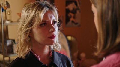 image de la news Ici tout commence sur TF1 : Bérénice va-t-elle vraiment annuler le mariage avec Carla ? Bérénice Tannenberg en dit plus sur l'avenir du couple