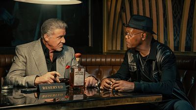 image de la news Sylvester Stallone + Samuel L. Jackson : les deux légendes du cinéma américain se rencontrent enfin dans cette série notée 4,1 sur 5