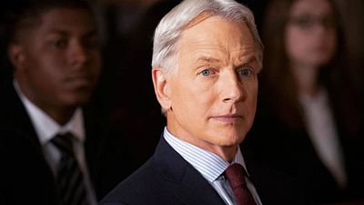 image de la news NCIS : Gibbs amoureux d’une autre femme après la mort de son épouse ? Le passé trouble du personnage se dévoile