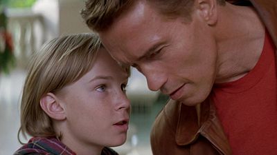 image de la news Il vivait des aventures incroyables avec Arnold Schwarzenegger dans Last Action Hero... Qu’est devenu l'acteur Austin O’Brien ?