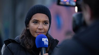 image de la news "Avoir 21 ans n’est pas facile. Être ma fille non plus" : face à la polémique, Karine Le Marchand sort du silence et vole au secours de sa fille