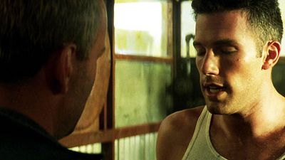 image de la news "C'est la seule fois de ma vie que ça m’est arrivé" : il y a 39 ans, Ben Affleck n'était vraiment pas bien en tournant cette scène culte avec Bruce Willis