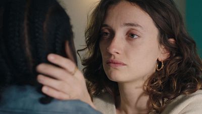 image de la news Ici tout commence : "Vic comprend qu'elle est allée trop loin avec Enzo", Lou Ladegaillerie donne son avis sur la réconciliation du couple