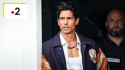 image de la news Haute saison sur France 2 : "Je suis très, très pudique...", Vinnie Dargaud (Scènes de Ménages) réagit à ses séquences torse nu dans la nouvelle fiction policière