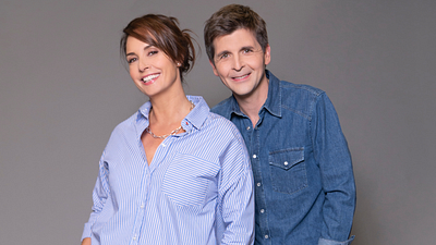 image de la news "C'est dingue" : Julia Vignali en froid avec son acolyte Thomas Sotto ? Elle met les choses au clair