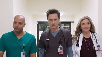 image de la news Scrubs : JD, Turk et Elliot sont de retour dans les premières images de la suite !