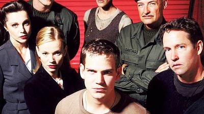 image de la news Il y a 27 ans, cette série du créateur de X-Files aurait pu devenir un monument de la science-fiction, mais elle a été brutalement annulée