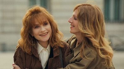 image de la news Ni vue, ni connue : Isabelle Huppert dans un rôle qu'elle n'avait encore jamais joué... Celui d'une figurante anonyme !
