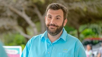 image de la news Camping Paradis : "Ce sera un vrai deuil à faire", bientôt la fin de la série sur TF1 ? Laurent Ournac se confie