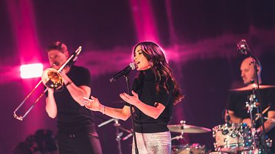 image de la news Pourquoi les fans de Jenifer vont se coucher tard ce soir ! (Et ils ont bien raison !)