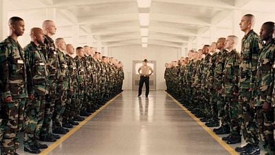 image de la news C'est l'un des meilleurs films de guerre de ces 20 dernières années ! Et pourtant, ses 3 suites sont tombées dans l'oubli