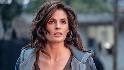 image de la news 10 ans après avoir été virée de Castle, cette actrice fait son retour dans une nouvelle série