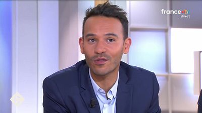 image de la news C à vous : Mohamed Bouhafsi ému et fier de son arrivée à la présentation du talk-show en remplacement d'Anne-Elisabeth Lemoine, "vous imaginez mon émotion"