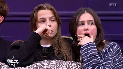 image de la news "Ce n'était pas désagréable", premier bisou au château de la Star Academy !