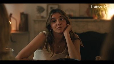image de la news La Mère et l'Assassin : avez-vous reconnu la fille de cette star du cinéma français des années 1990 dans la série France 2 événement ?