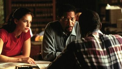 image de la news 60 millions de dollars dans le monde : ce thriller à succès des années 90 voulait rivaliser avec Seven... 30 ans après, son héroïne le trouve "traumatisant" pour une raison particulière