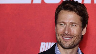 image de la news Glen Powell : on connaît le prochain défi de la star de Running Man, et on ne s'attendait pas à ça