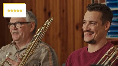 image de la news En fanfare est-il un bon film ? Quels avis pour ce feel-good movie avec Pierre Lottin et Benjamin Lavernhe ?
