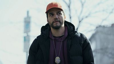 image de la news La star de Narcos + Ridley Scott + le scénariste de The Batman : cette nouvelle série policière mérite certainement votre attention