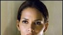 image de la news Halle Berry au milieu des requins ?