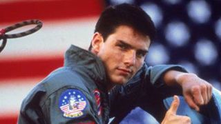image de la news "Top Gun 2" : Tom Cruise descend de l'avion !