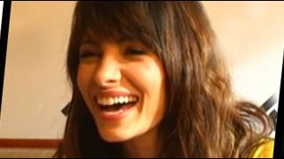 "Facing Kate": l'interview de Sarah Shahi