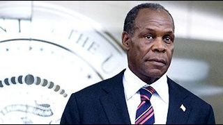 image de la news Danny Glover tape la balle dans "Psych"
