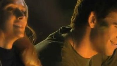 image de la news "Love and Honor" : la bande-annonce avec Liam Hemsworth et Teresa Palmer ! [VIDEO]