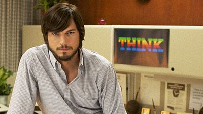 image de la news "jOBS" : Ashton Kutcher se fait la tête de Steve Jobs [PHOTO]