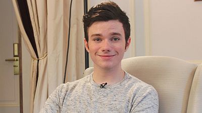 image de la news Chris Colfer de "Glee" au micro : les photos !