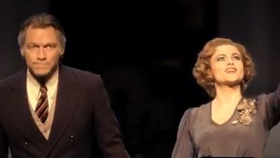 image de la news Bande-annonce : Helena Bonham Carter dans la peau d'Elizabeth Taylor [VIDEO]