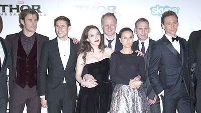 image de la news Chris Hemsworth, Natalie Portman et Tom Hiddleston survoltés à l'avant-première londonienne de "Thor 2" [PHOTOS]